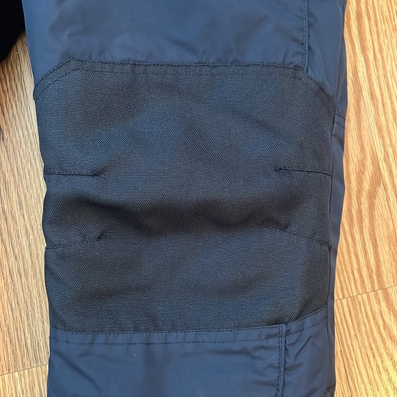 Snowpants - Picture 3 of 8